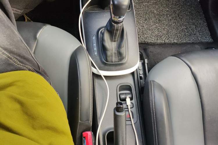 Used Roewe Clever 2022 311km QiQi BoBo Edition Gear Lever