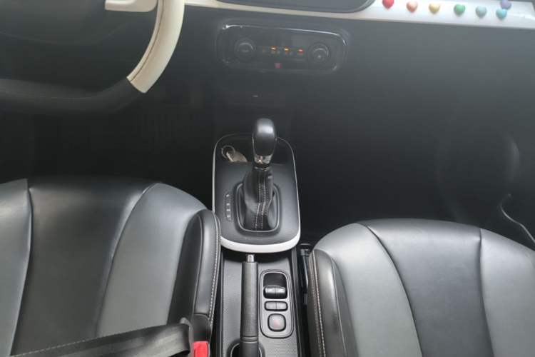 Used Roewe Clever 2022 311km QiQi BoBo Edition Gear Lever