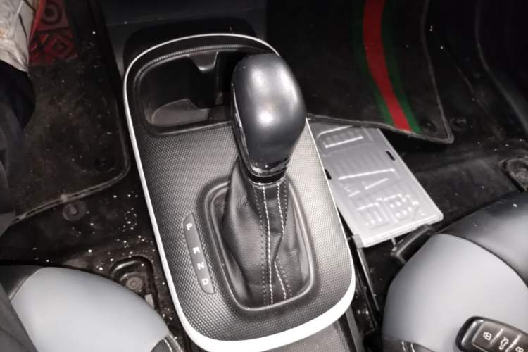 Used Roewe Clever 2022 311km QiQi BoBo Edition Gear Lever