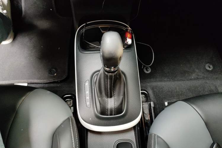 Used Roewe Clever 2022 311km QiQi BoBo Edition Gear Lever
