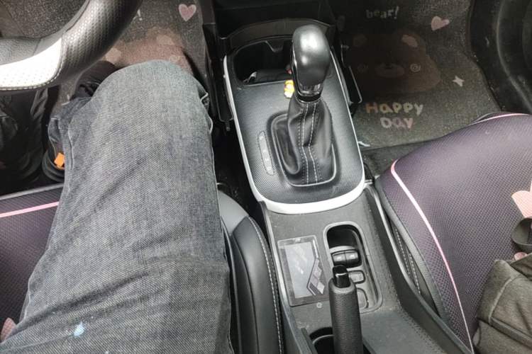 Used Roewe Clever 2022 311km QiQi BoBo Edition Gear Lever