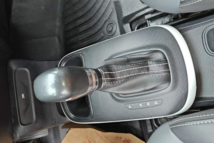 Used Roewe Clever 2022 311km QiQi BoBo Edition Gear Lever