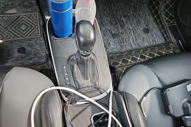 Used Roewe Clever 2022 311km QiQi BoBo Edition Gear Lever
