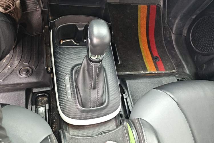 Used Roewe Clever 2022 311km QiQi BoBo Edition Gear Lever