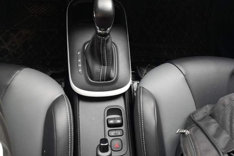 Used Roewe Clever 2022 311km QiQi BoBo Edition Gear Lever