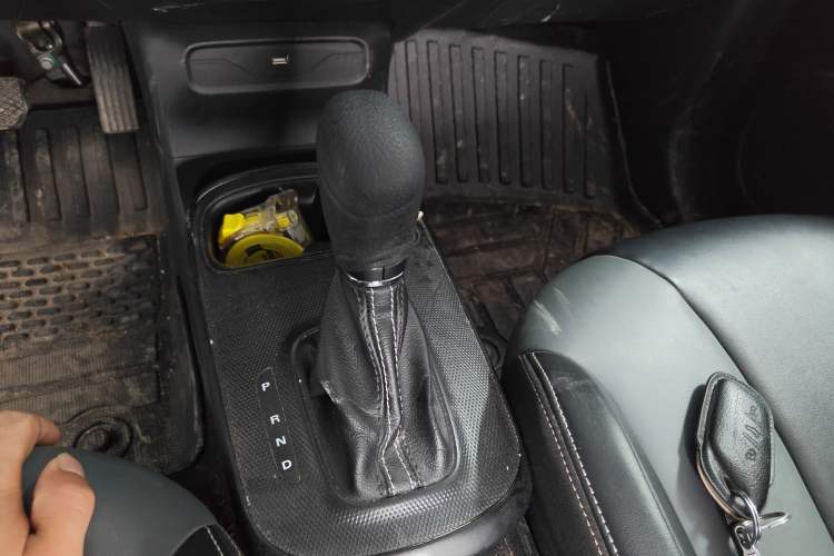Used Roewe Clever 2022 311km QiQi BoBo Edition Gear Lever