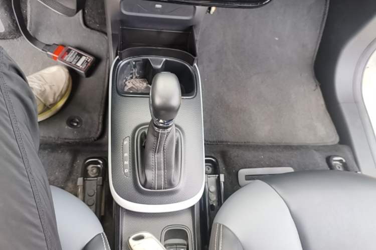Used Roewe Clever 2022 311km QiQi BoBo Edition Gear Lever