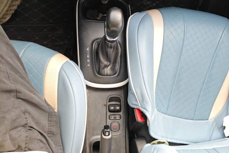 Used Roewe Clever 2022 311km QiQi BoBo Edition Gear Lever