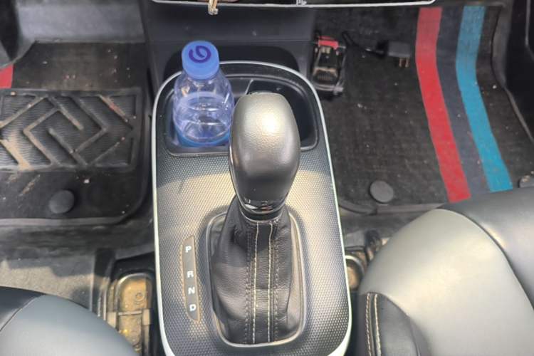 Used Roewe Clever 2022 311km QiQi BoBo Edition Gear Lever