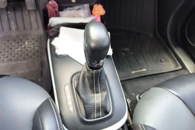 Used Roewe Clever 2022 311km QiQi BoBo Edition Gear Lever