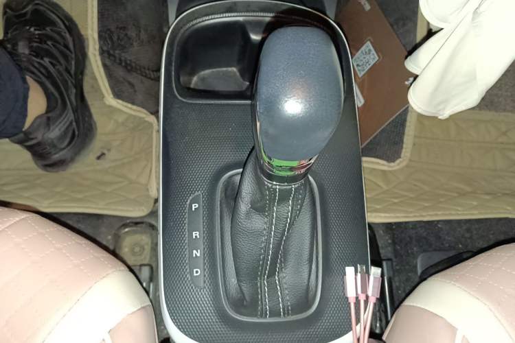 Used Roewe Clever 2022 311km QiQi BoBo Edition Gear Lever