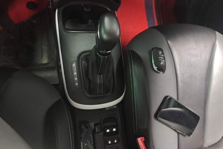 Used Roewe Clever 2022 311km QiQi BoBo Edition Gear Lever