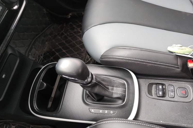Used Roewe Clever 2022 311km QiQi BoBo Edition Gear Lever