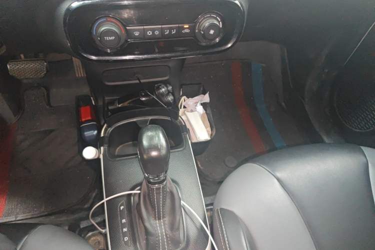 Used Roewe Clever 2022 311km QiQi BoBo Edition Gear Lever