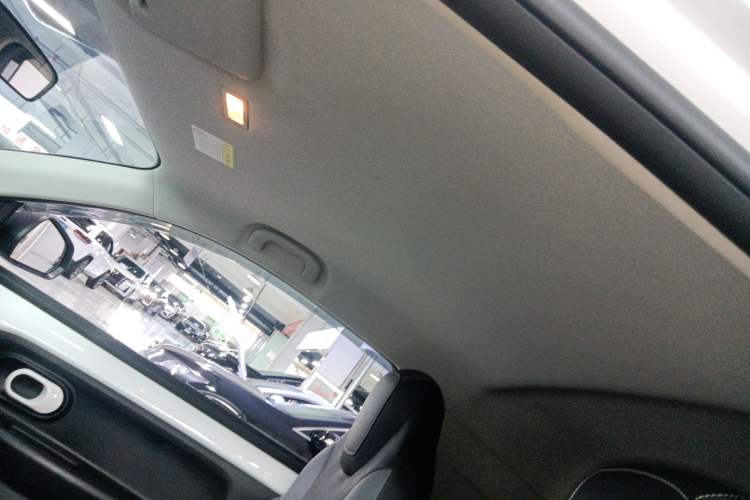Used Roewe Clever 2022 311km QiQi BoBo Edition Headliner