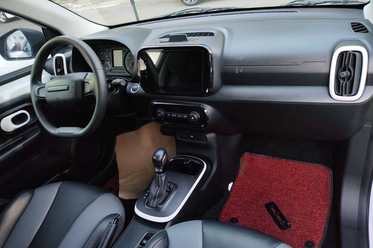 Used Roewe Clever 2022 311km QiQi BoBo Edition Interior 1