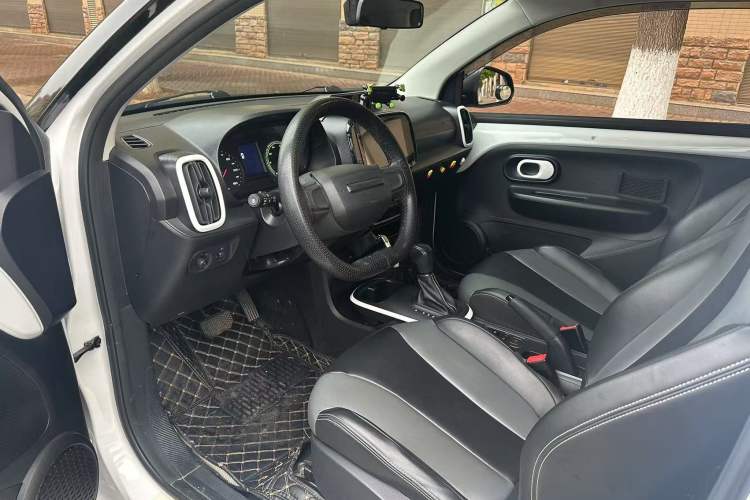 Used Roewe Clever 2022 311km QiQi BoBo Edition Interior 1