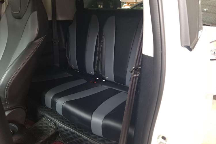 Used Roewe Clever 2022 311km QiQi BoBo Edition Interior 1