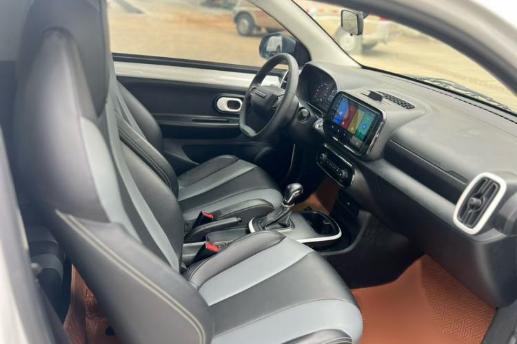 Used Roewe Clever 2022 311km QiQi BoBo Edition Interior 2