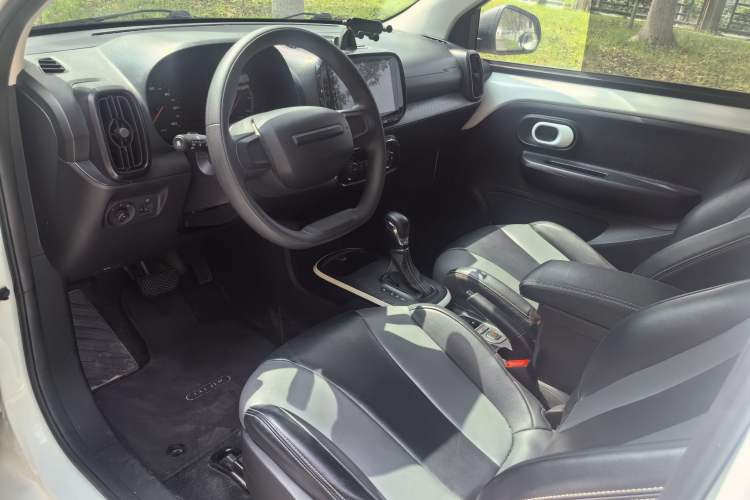 Used Roewe Clever 2022 311km QiQi BoBo Edition Interior 2