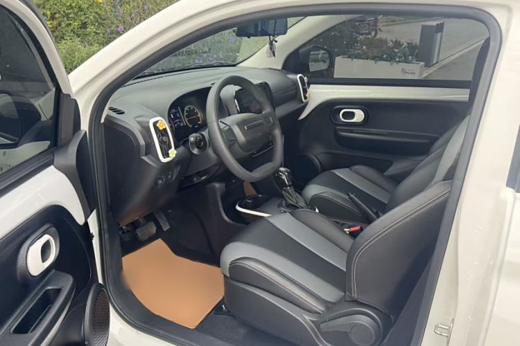 Used Roewe Clever 2022 311km QiQi BoBo Edition Interior 2