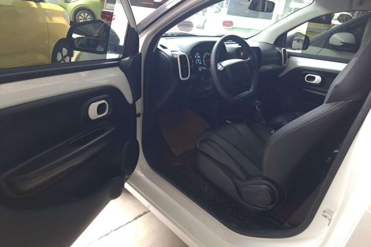 Used Roewe Clever 2022 311km QiQi BoBo Edition Interior 2