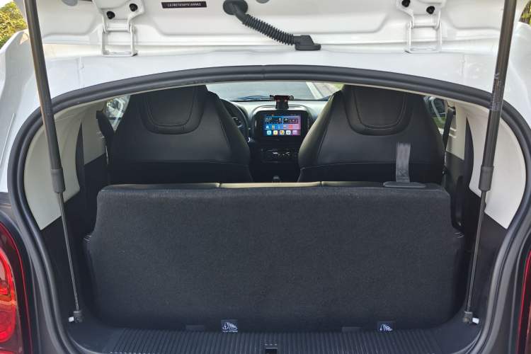 Used Roewe Clever 2022 311km QiQi BoBo Edition Interior 2