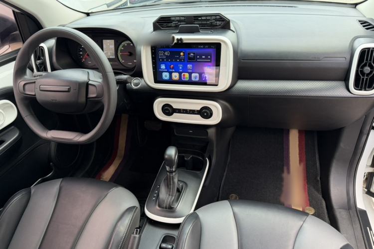 Used Roewe Clever 2022 311km QiQi BoBo Edition Interior 3