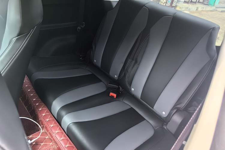Used Roewe Clever 2022 311km QiQi BoBo Edition Interior 3