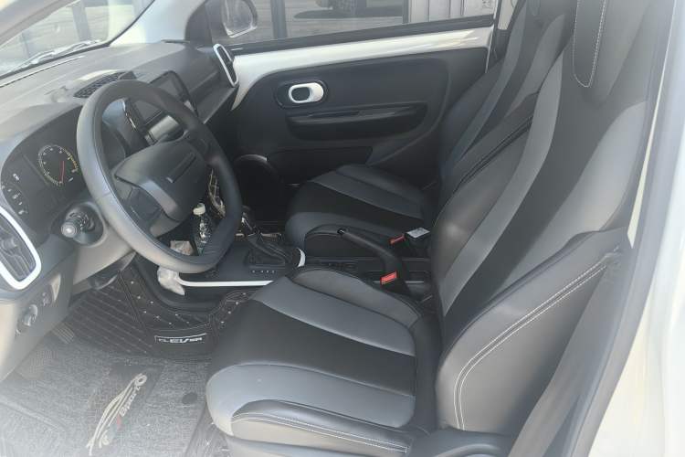 Used Roewe Clever 2022 311km QiQi BoBo Edition Interior 3