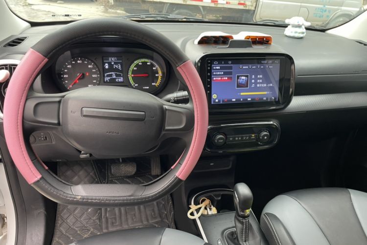 Used Roewe Clever 2022 311km QiQi BoBo Edition Interior 3