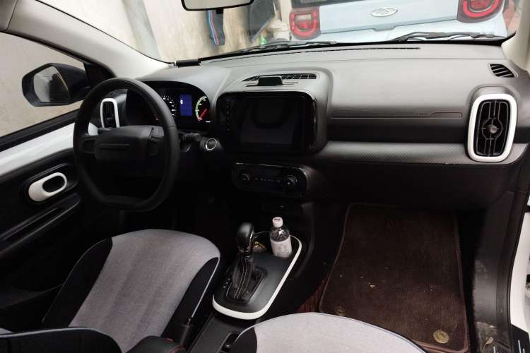 Used Roewe Clever 2022 311km QiQi BoBo Edition Interior 3