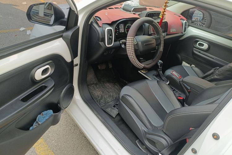 Used Roewe Clever 2022 311km QiQi BoBo Edition Interior 3