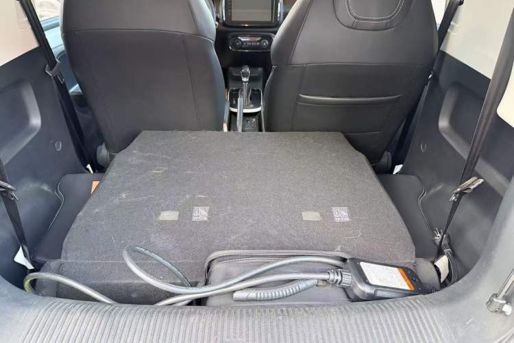 Used Roewe Clever 2022 311km QiQi BoBo Edition Interior 3