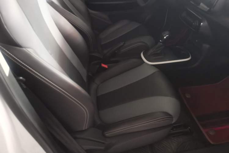 Used Roewe Clever 2022 311km QiQi BoBo Edition Interior 3