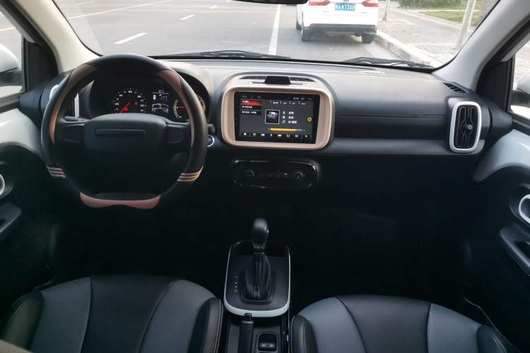 Used Roewe Clever 2022 311km QiQi BoBo Edition Interior 3
