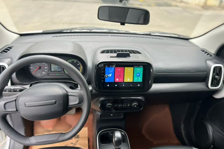 Used Roewe Clever 2022 311km QiQi BoBo Edition Interior 4