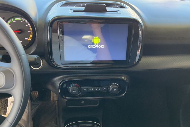 Used Roewe Clever 2022 311km QiQi BoBo Edition Interior 4