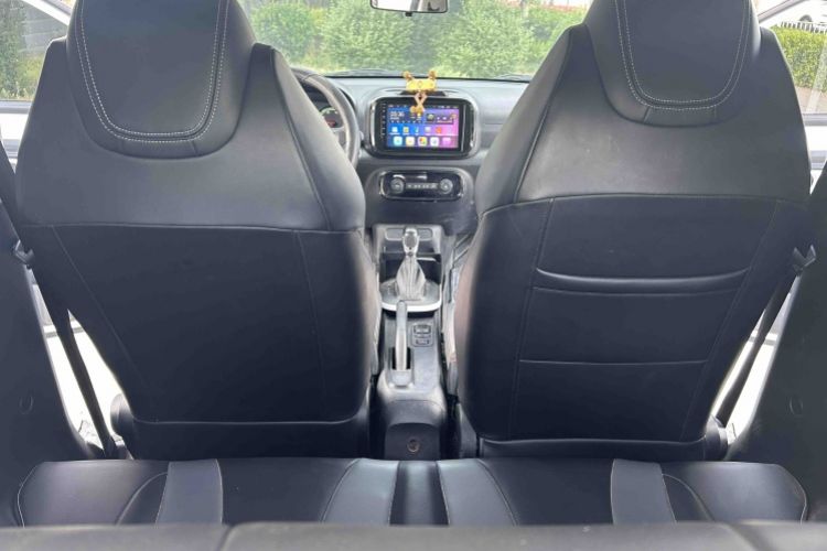 Used Roewe Clever 2022 311km QiQi BoBo Edition Interior 4