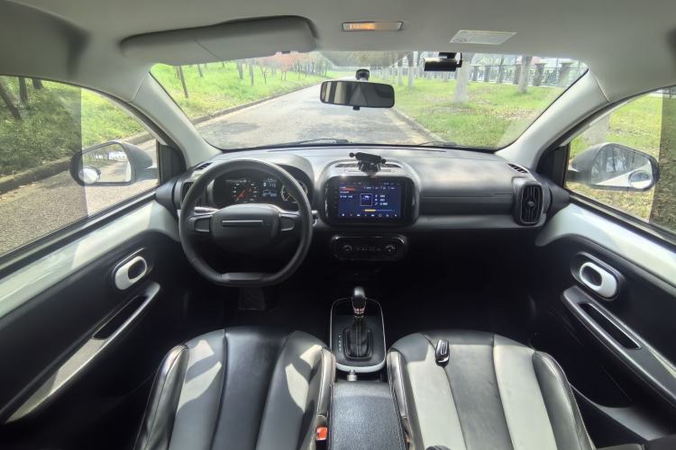 Used Roewe Clever 2022 311km QiQi BoBo Edition Interior 4