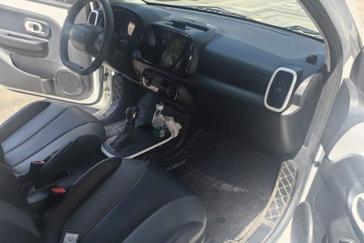 Used Roewe Clever 2022 311km QiQi BoBo Edition Interior 4