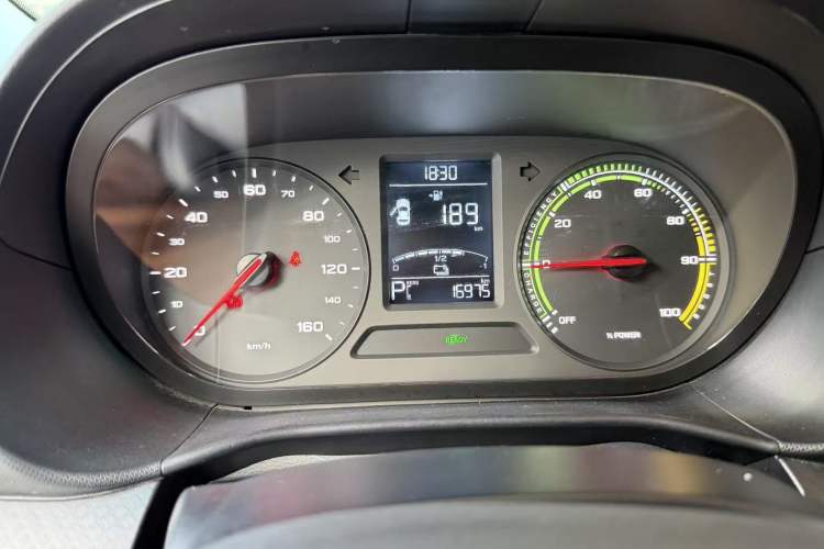 Used Roewe Clever 2022 311km QiQi BoBo Edition Interior 4