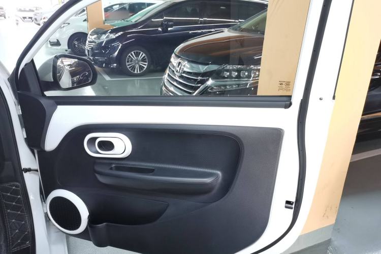 Used Roewe Clever 2022 311km QiQi BoBo Edition Interior 5