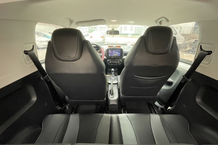 Used Roewe Clever 2022 311km QiQi BoBo Edition Interior 5