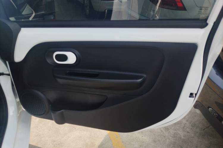 Used Roewe Clever 2022 311km QiQi BoBo Edition Interior 5