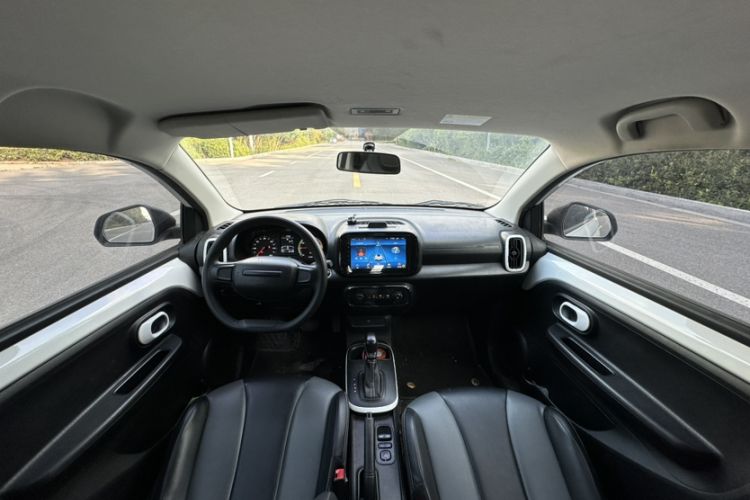 Used Roewe Clever 2022 311km QiQi BoBo Edition Interior 6