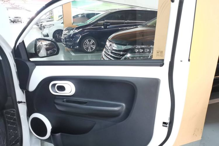 Used Roewe Clever 2022 311km QiQi BoBo Edition Interior 6