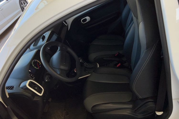 Used Roewe Clever 2022 311km QiQi BoBo Edition Interior 6