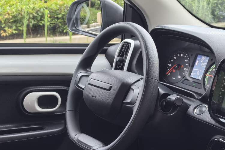 Used Roewe Clever 2022 311km QiQi BoBo Edition Interior 6