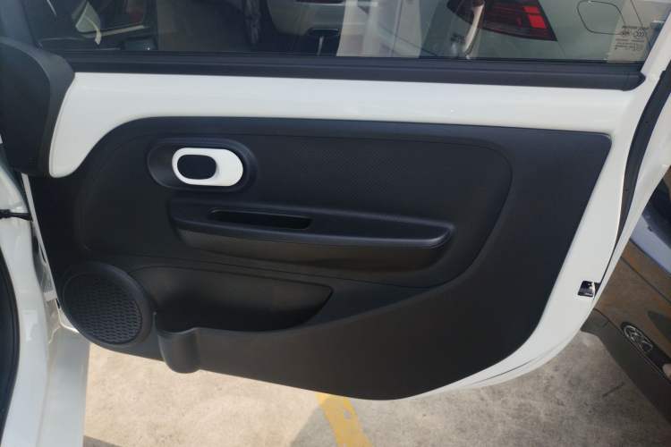 Used Roewe Clever 2022 311km QiQi BoBo Edition Interior 6